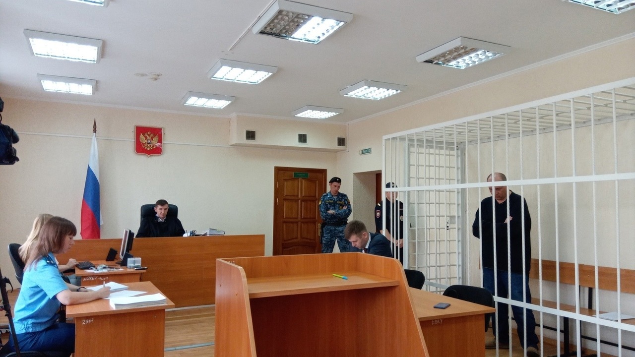 Экс-начальника УМВД по Омску Быкова не отпустили под домашний арест