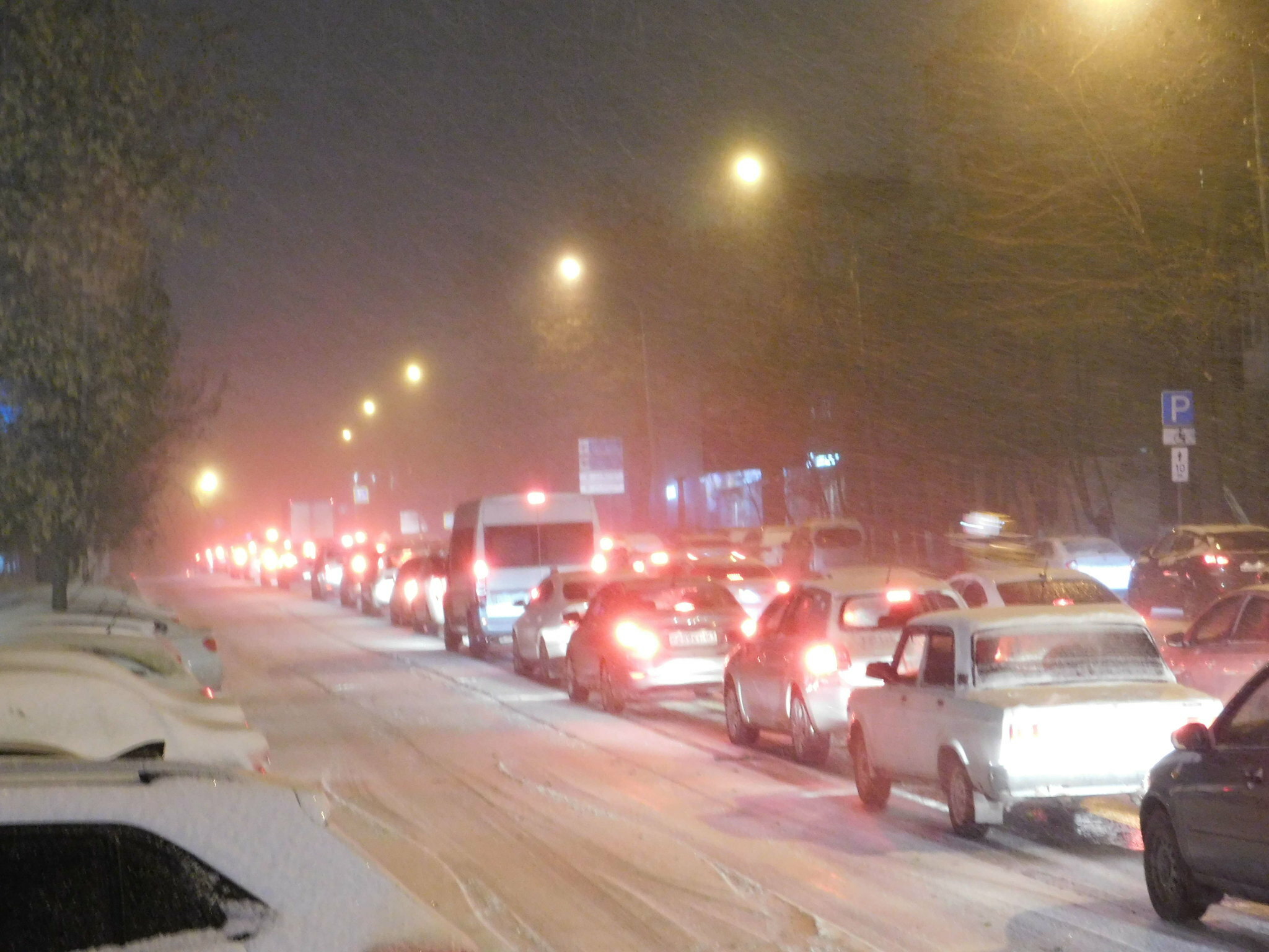Омским водителям советуют быть внимательнее из-за снегопада