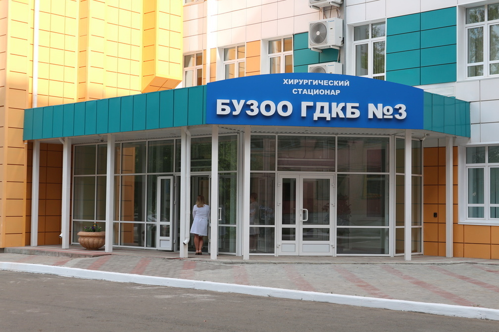 В Омской области врачи не хотели везти в город девочку с серьезным переломом