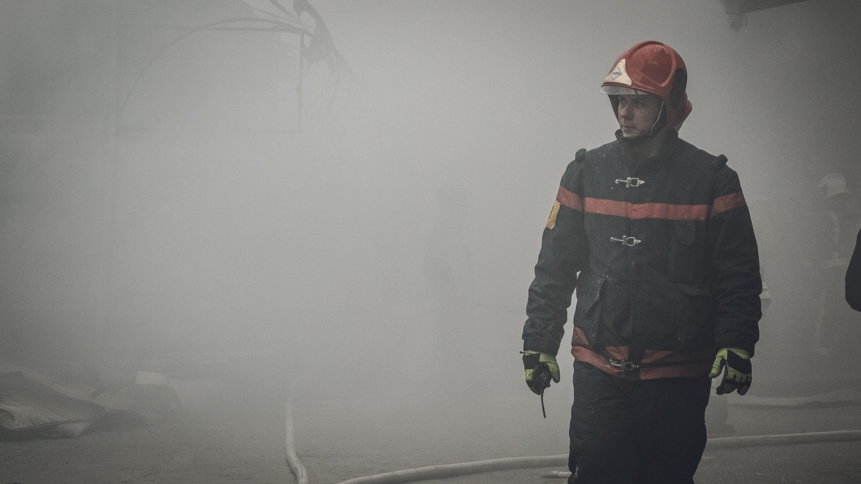 На Левобережье Омска случилось сразу два пожара
