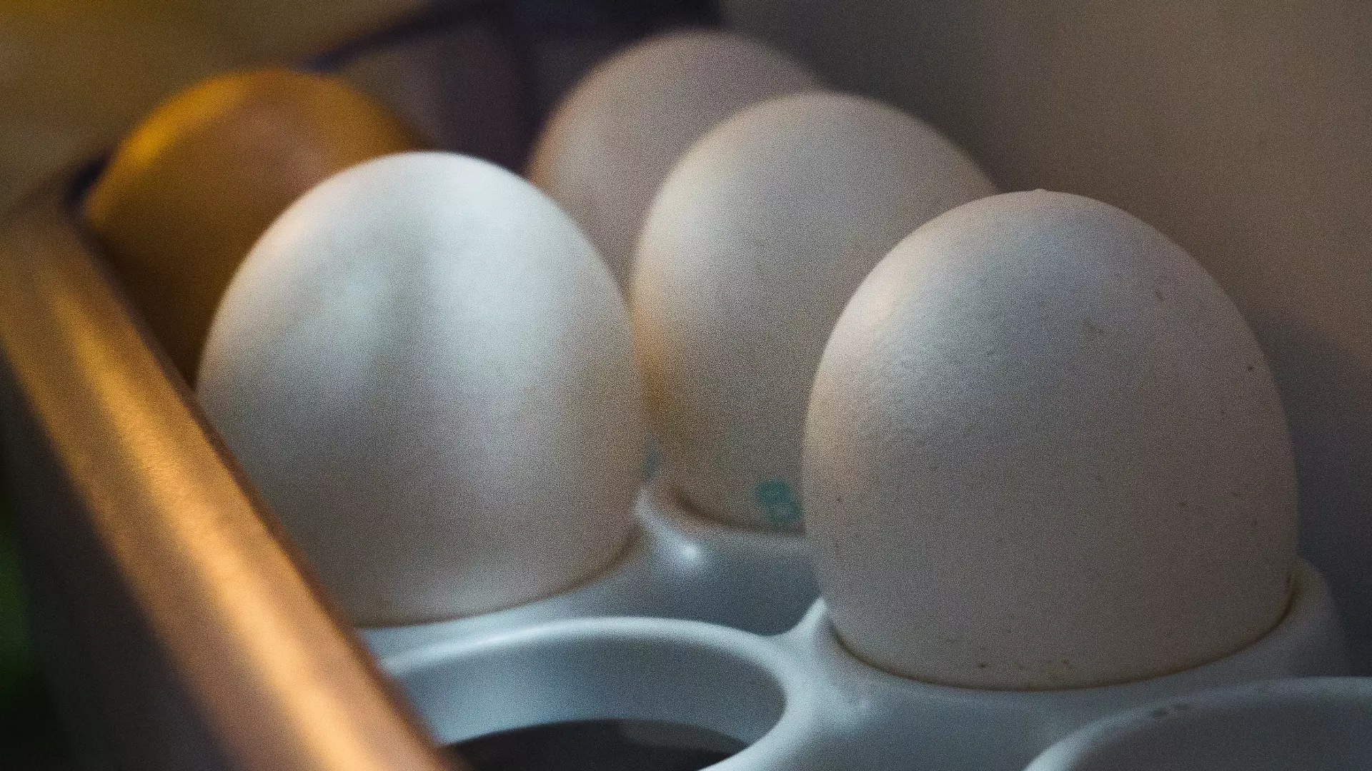 В омских магазинах сильно подскочили цены на яйца, творог и сливочное масло