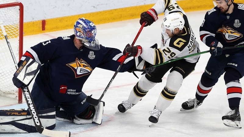 Еще один хоккеист омского «Авангарда» получил штраф КХЛ