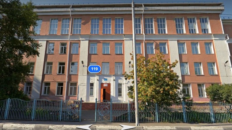 После обрушения дома в Омске закрыли опасную школу с трещиной