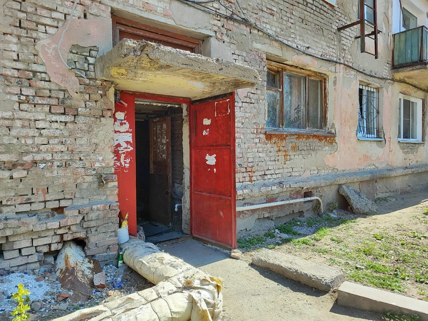 Дом на 50 лет Профсоюзов, 85 признали аварийным в 2016 году.
