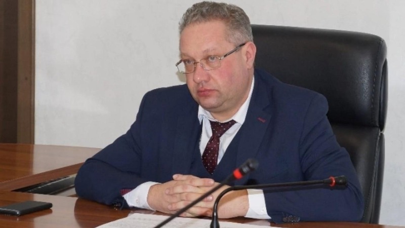 Обвиняемого во взятках омского экс-замминистра Сычева выпустили из СИЗО