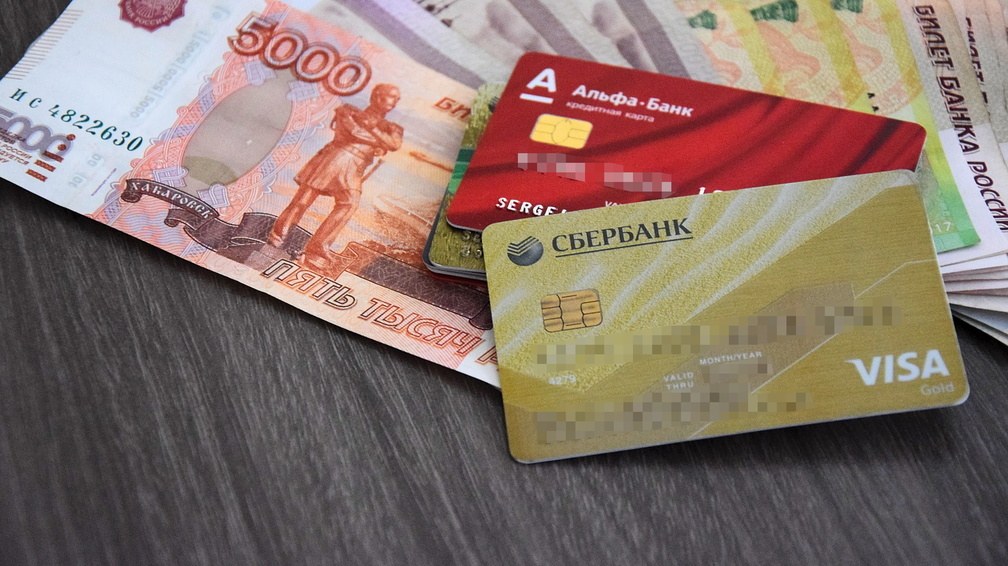 Омич самостоятельно отыскал похитителей своей банковской карты