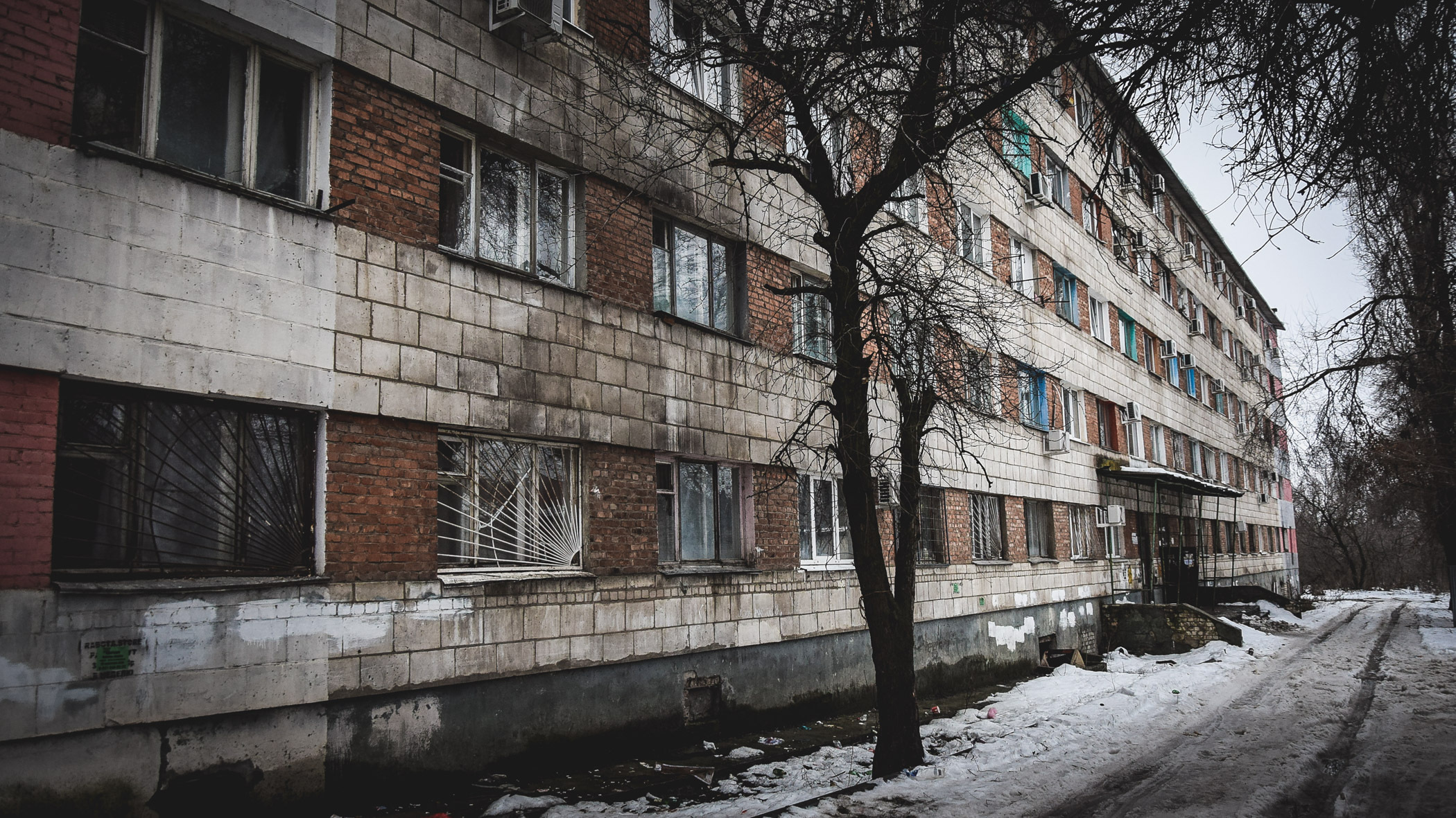 Омского ветерана переселят из почти разрушенного жилья