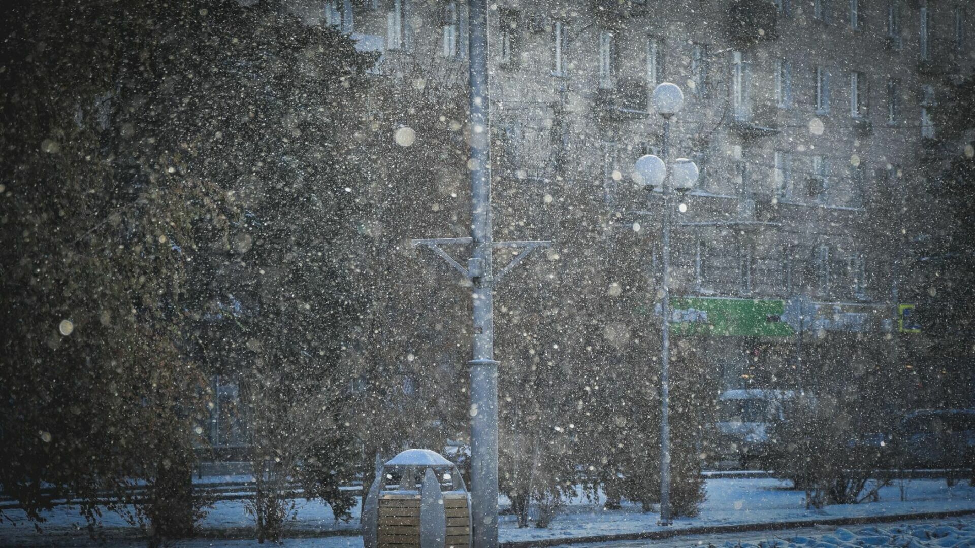 В Омске объявили штормовое предупреждение из-за мороза и снегопада