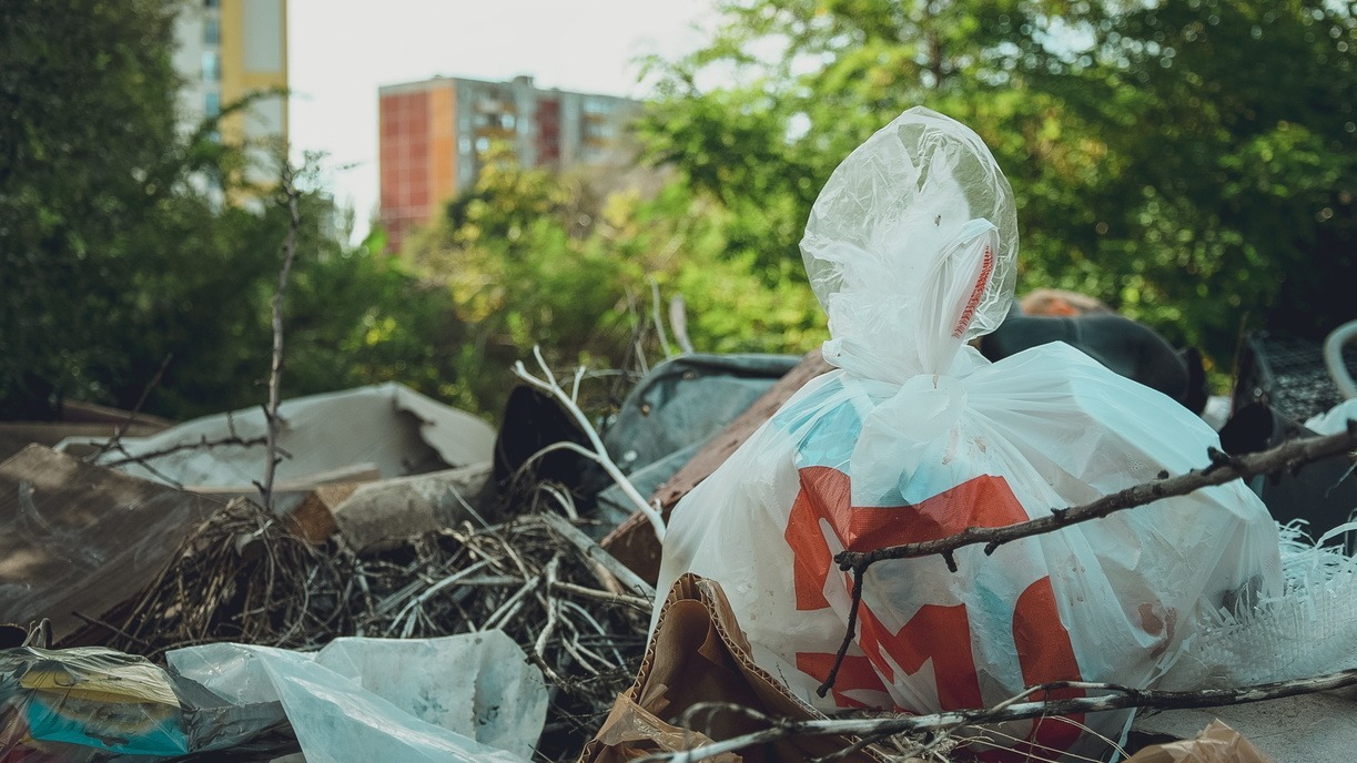 В Омской области собираются приостановить вывоз мусора