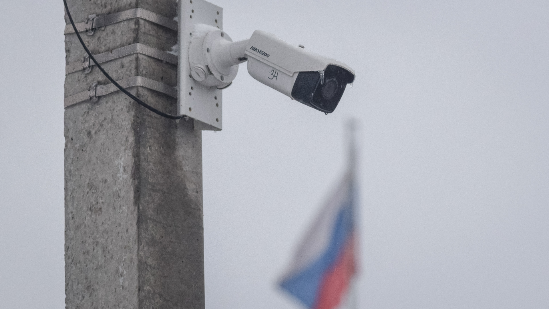 Владимир Путин потребовал не прятать дорожные камеры