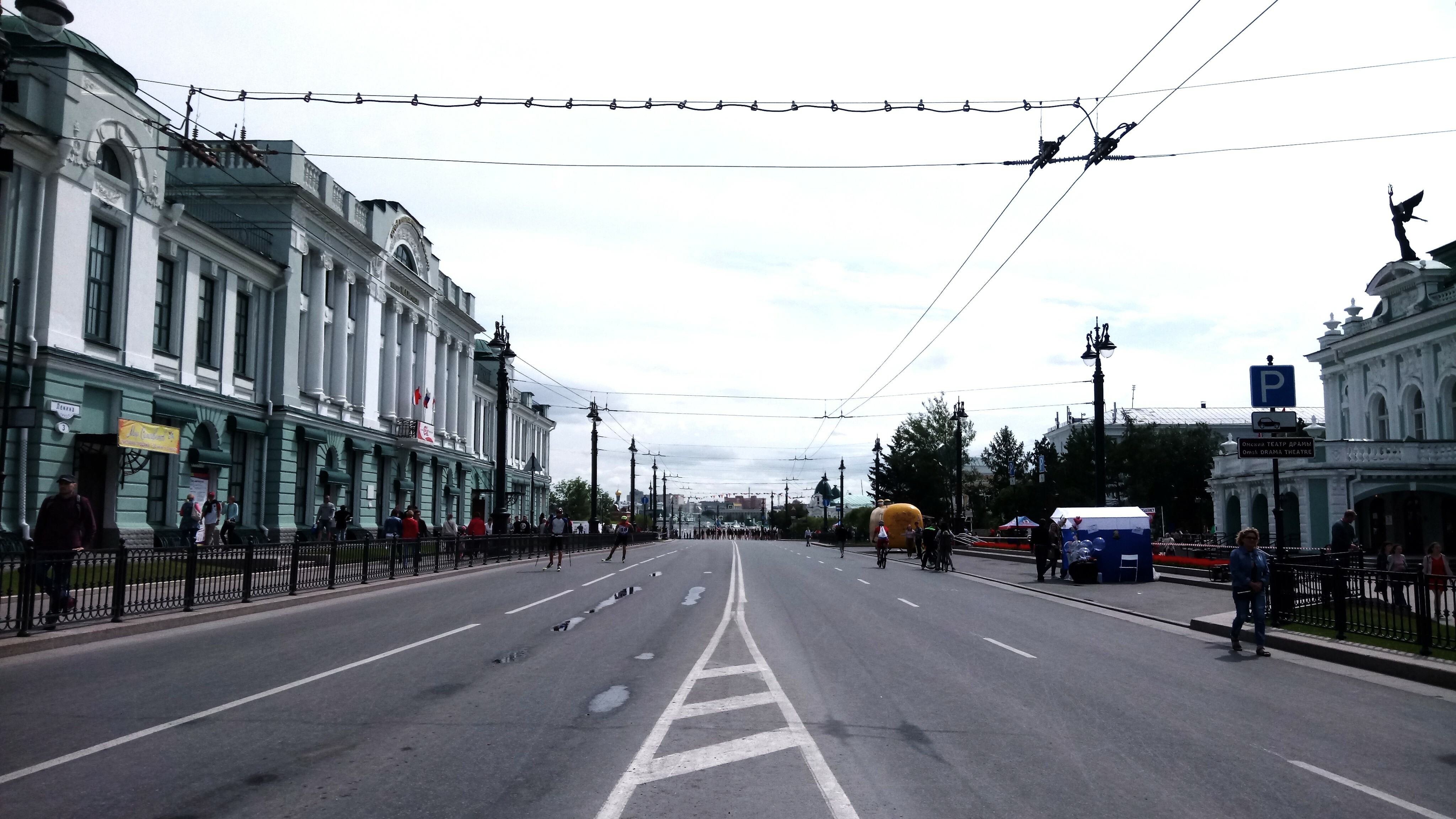 В Омске на День России пройдет фестиваль плова и фотосессия в жилетке Вассермана (0+)