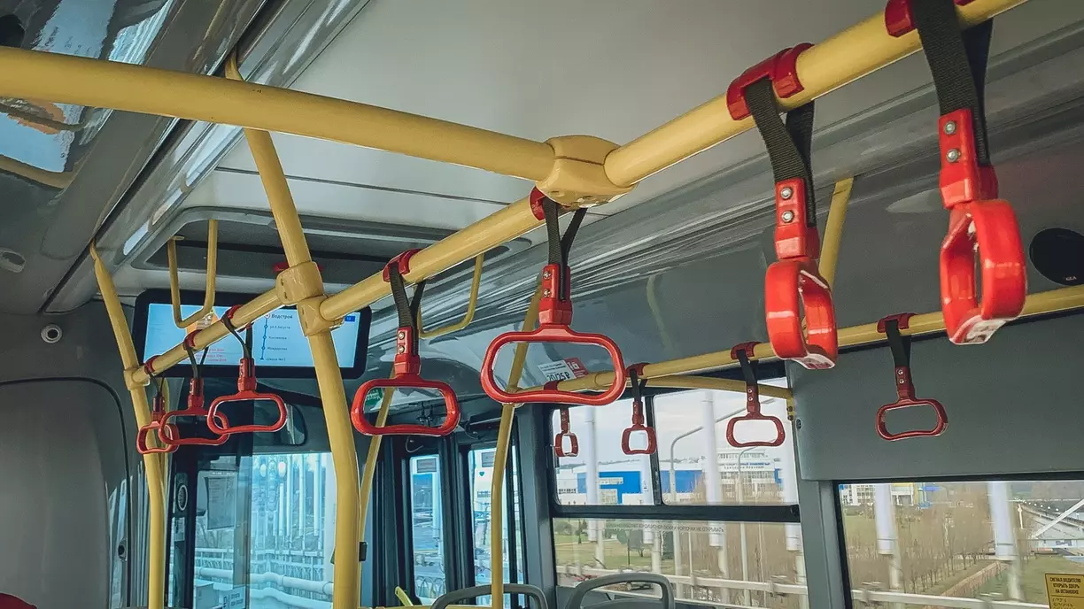 Омская администрация опровергла информацию об уменьшении числа больших автобусов
