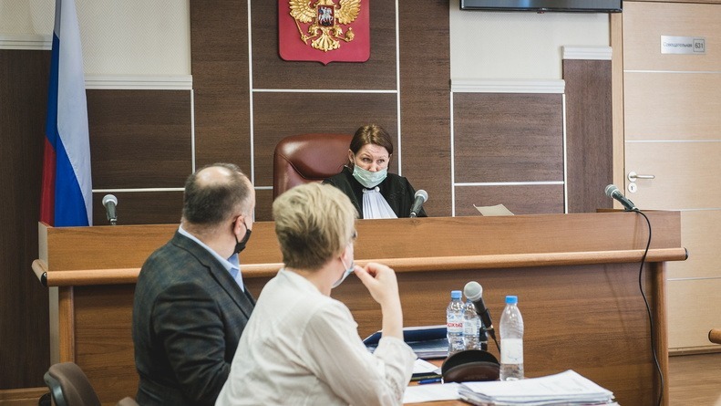 Мужчина умер во время заседания в Омском районном суде 