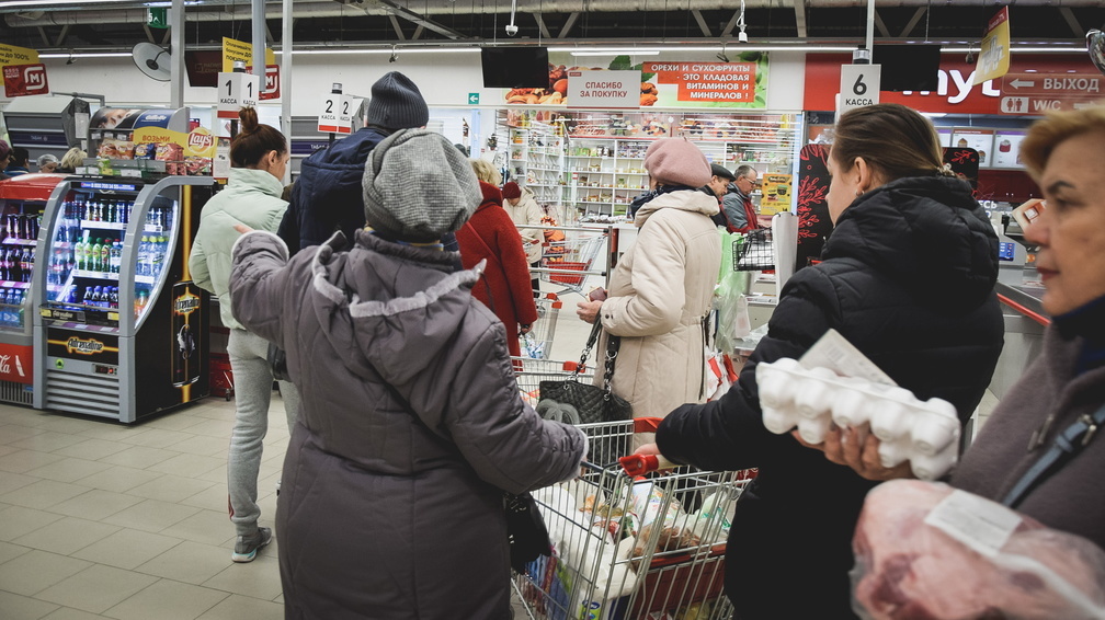 Предновогодняя заморозка. Остановят ли новые меры рост цен в Омске?