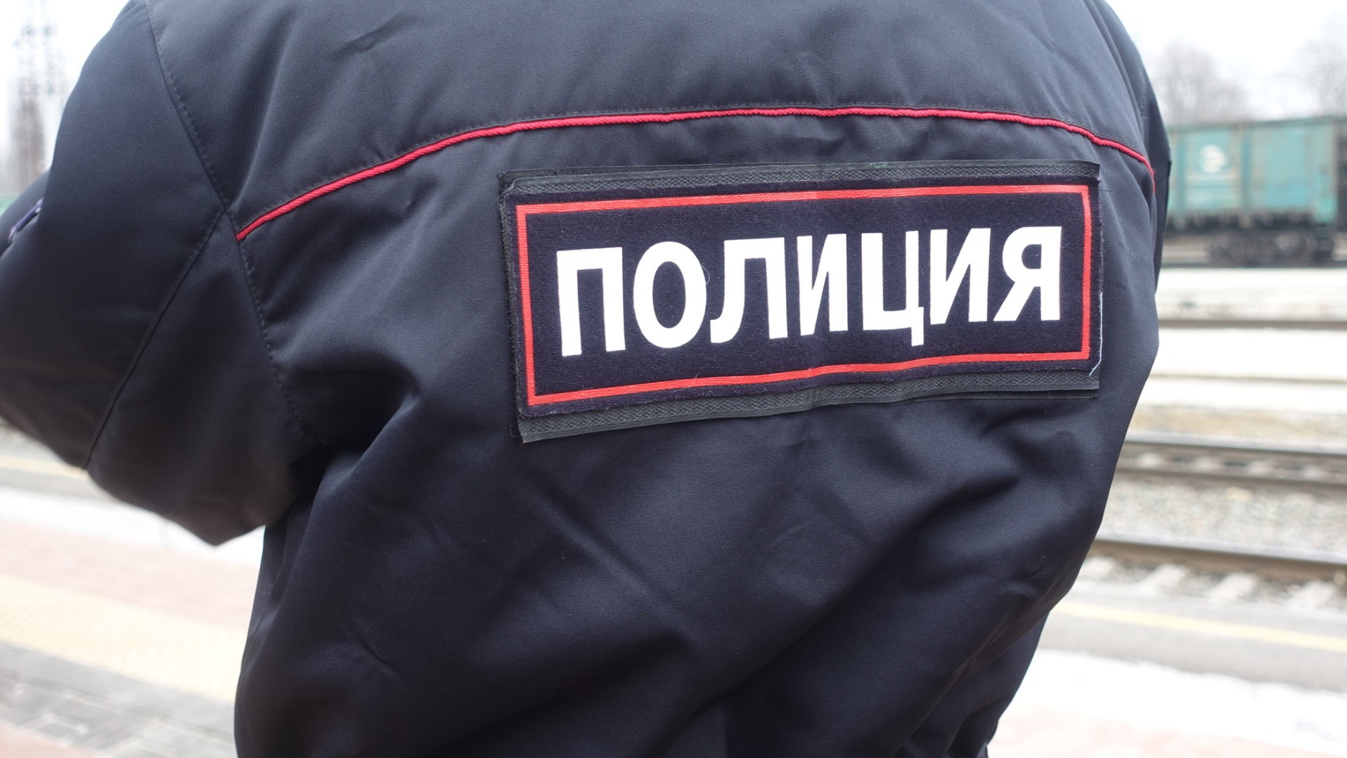 Омская полиция ищет парня с татуировкой и шрамами от ожогов