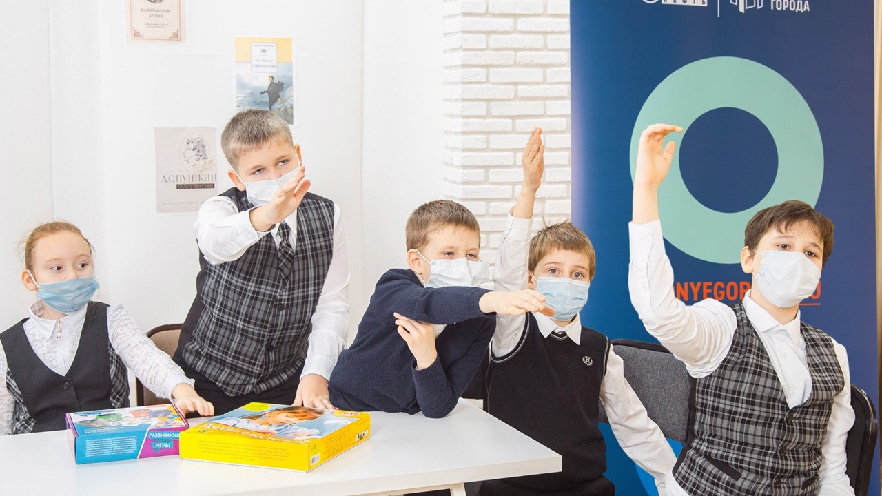 Омский НПЗ поддержал создание экологического лектория для школьников