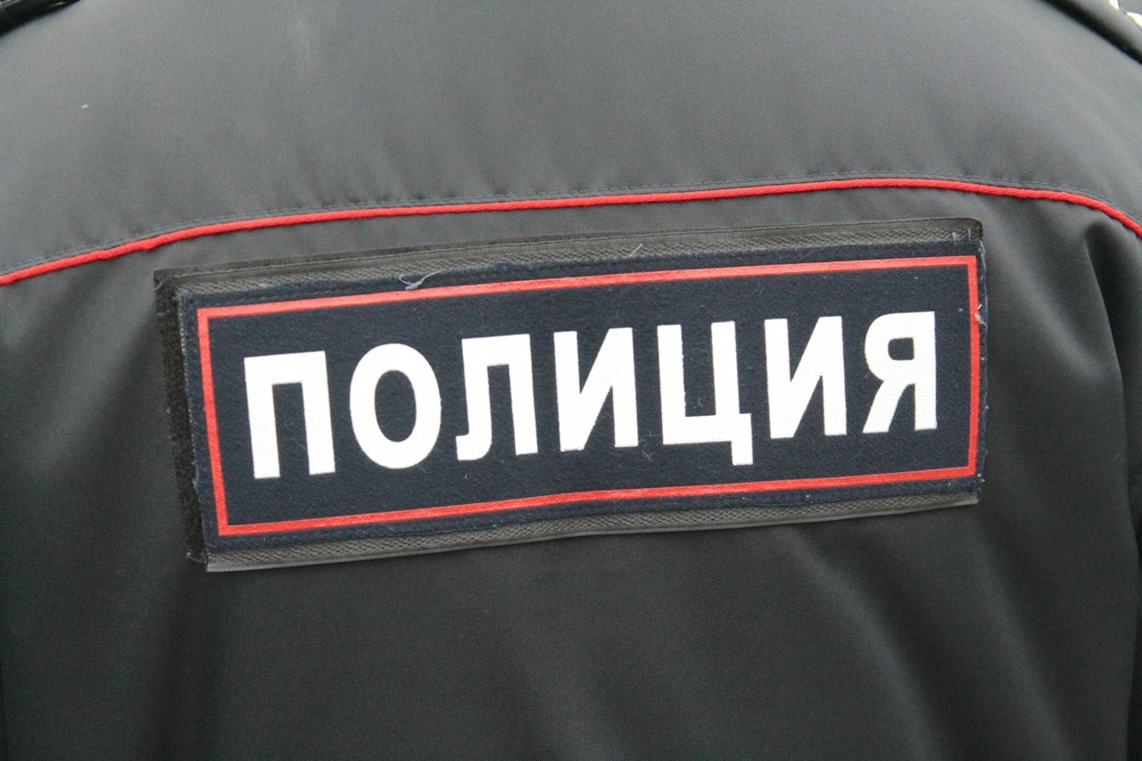 Силовики устроили обыски в квартире координатора штаба Навального в Омске