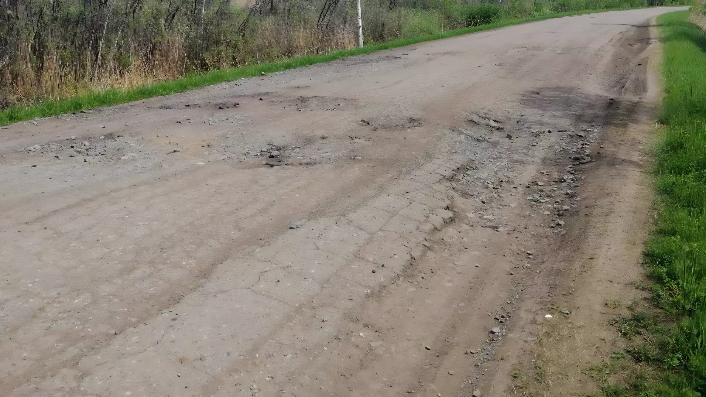 Прокуратура потребовала отремонтировать опасную дорогу в Омской области