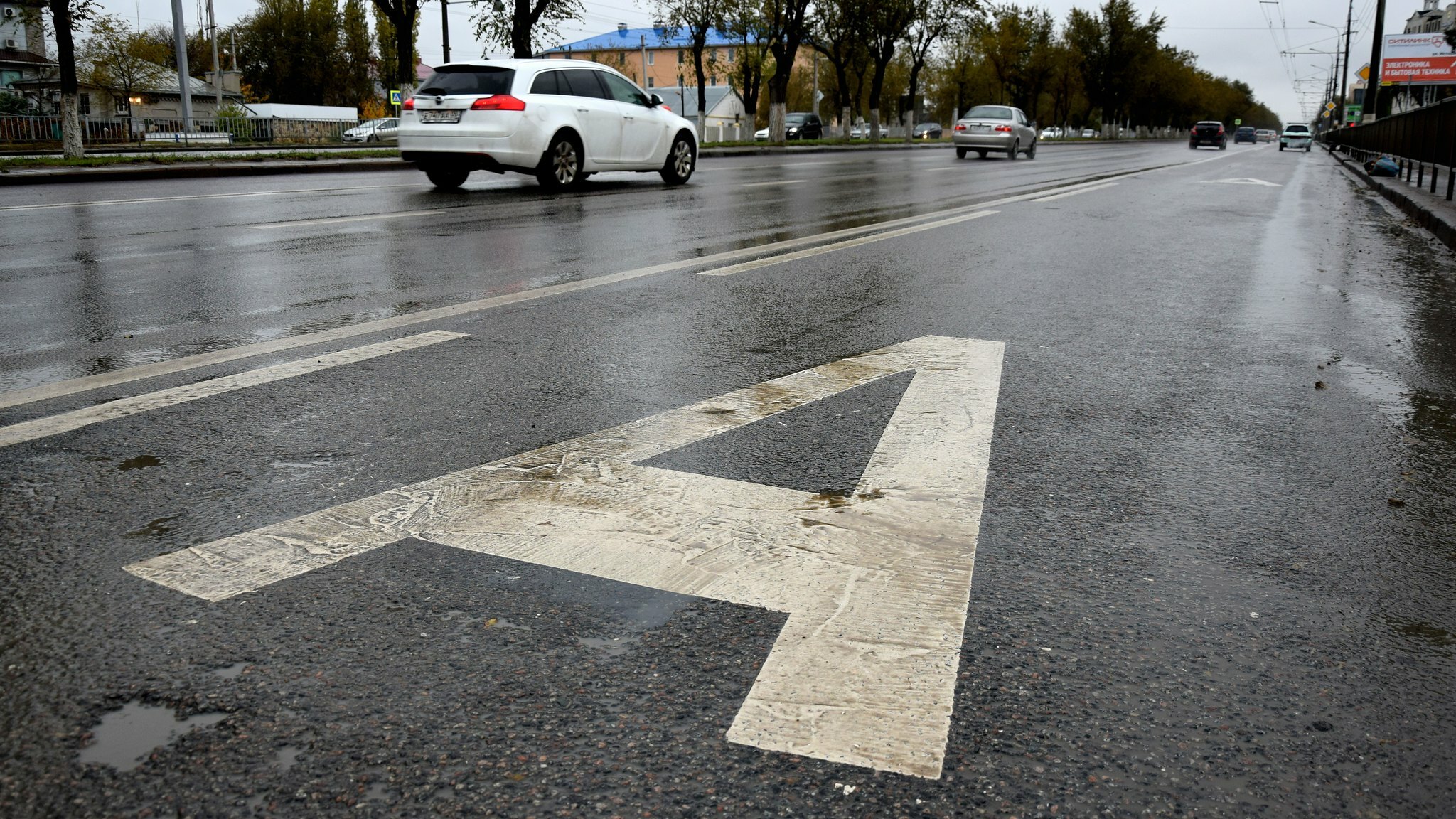 Пластиковую разметку 24 улиц Омска оценили в 37,3 млн рублей