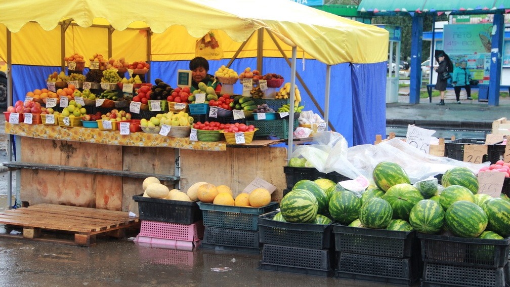 Откуда завозят на омские рынки арбузы?
