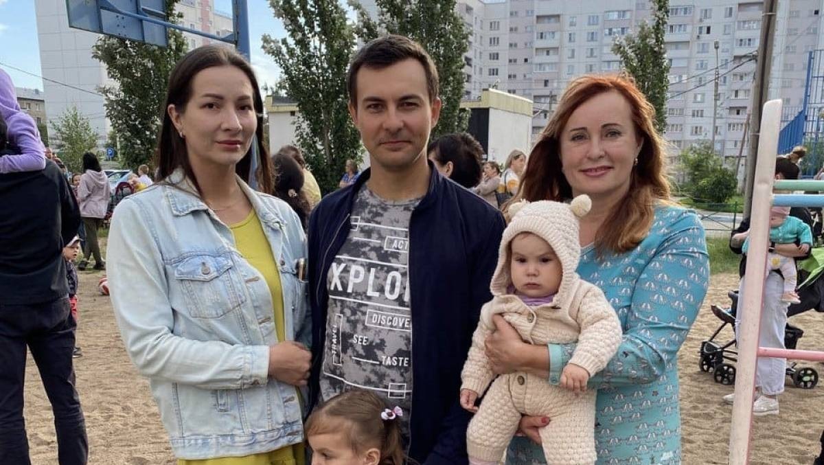 Представители «Единой России» поздравили омичей с Днем семьи