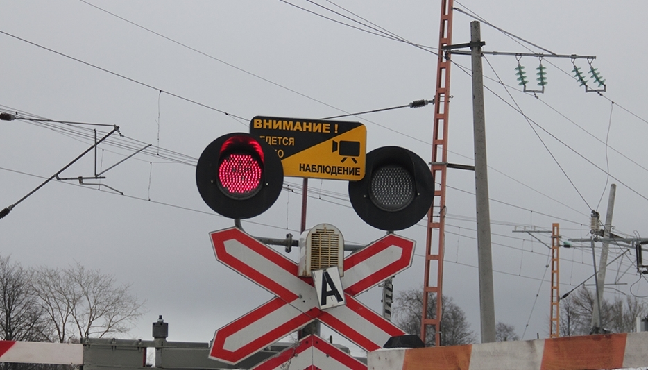 В Омске временно закроют железнодорожный переезд