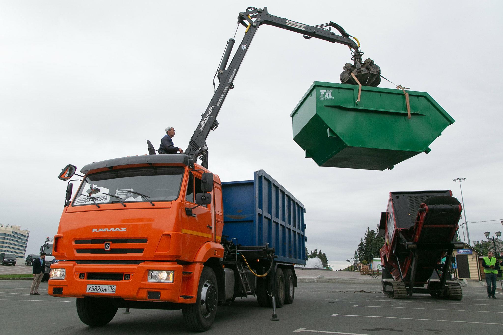 «Экос» о вывозе мусора в Омске: «Получается у нас, надеюсь, в целом хорошо»