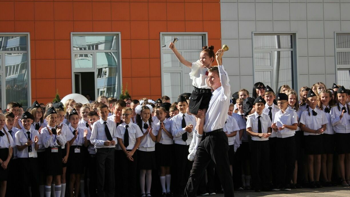 Школьникам Омска хотят ввести  военную подготовку