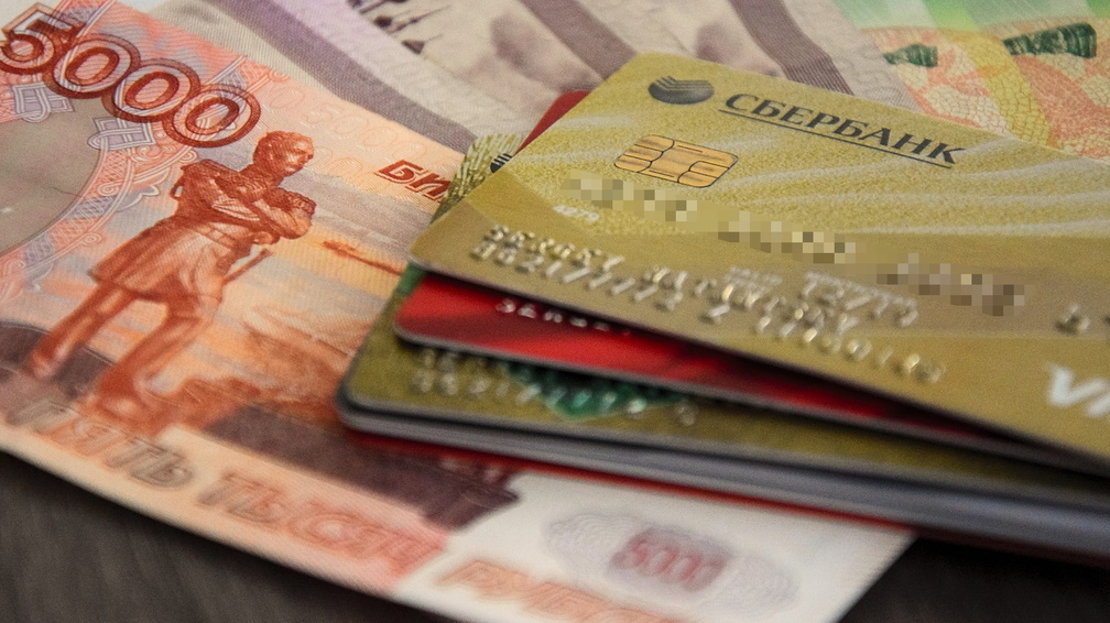 Омский бизнесмен остался без денег при покупке фальшивых документов