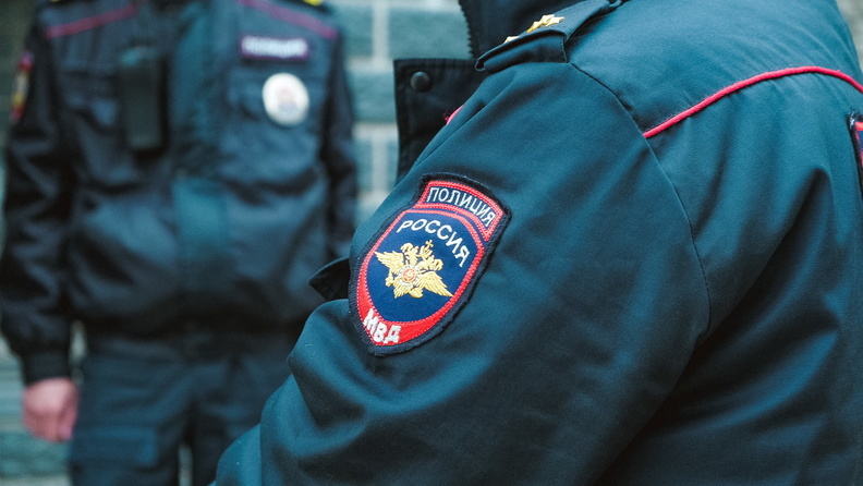 Влюбившуюся в обвиняемого следовательницу из Омска уволили из органов