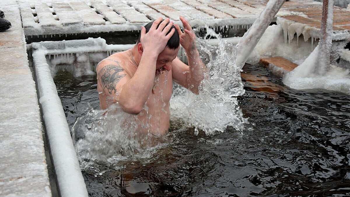 Проруби на Крещение в Омске: правила купания и меры безопасности