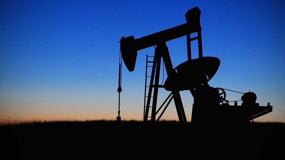 Стоимость нефти WTI выросла почти на полтора процента