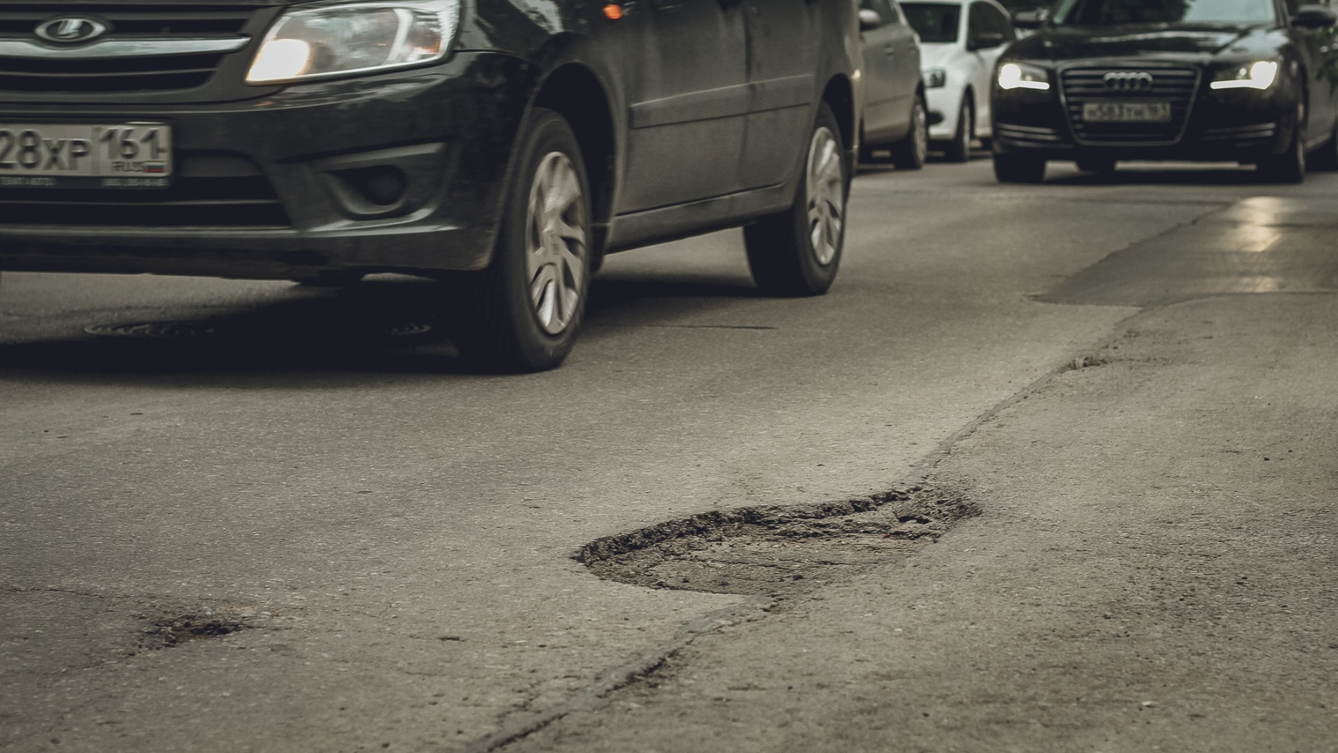Общественный контроль обнаружил 200 дефектов на отремонтированных омских дорогах