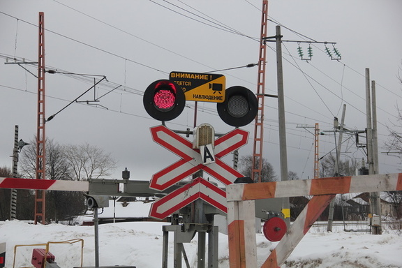 В Омской области пообещали закрыть сразу два железнодорожных переезда