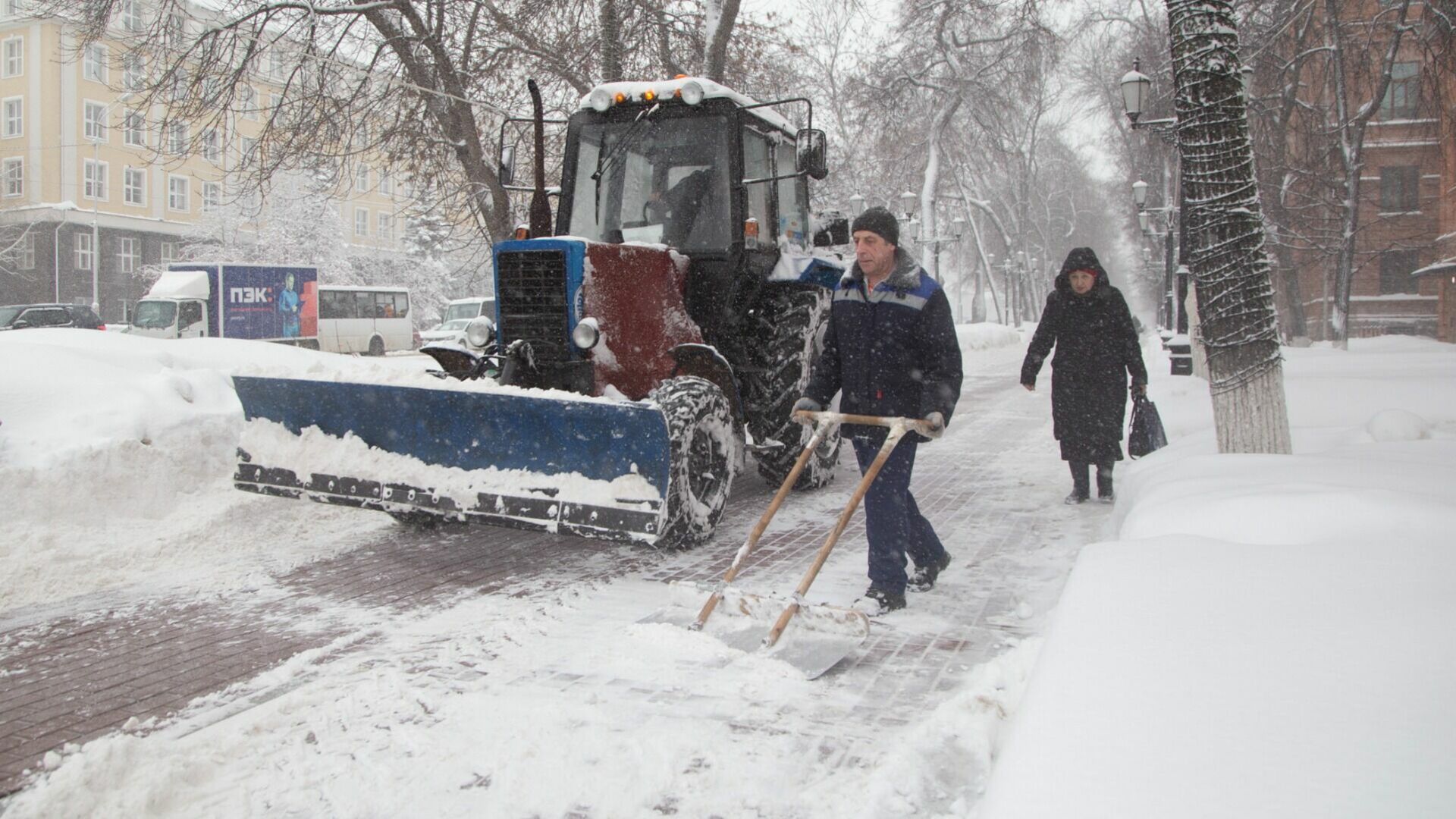 В Омске на время снегопадов предложили перекрывать улицы