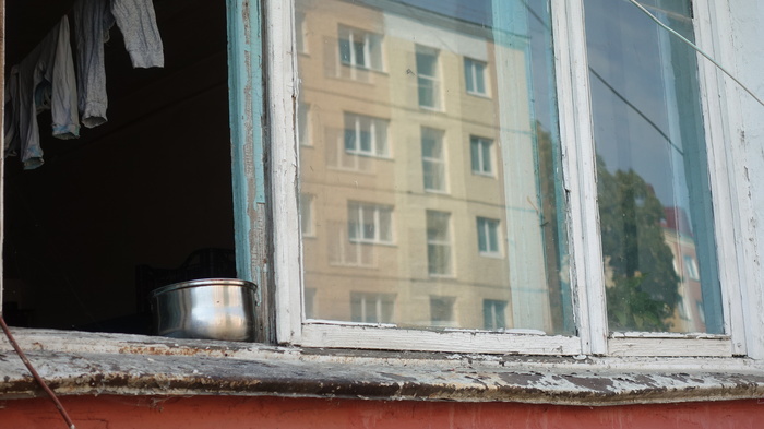 Семья из Омской области добилась переселения из аварийного жилья только через суд