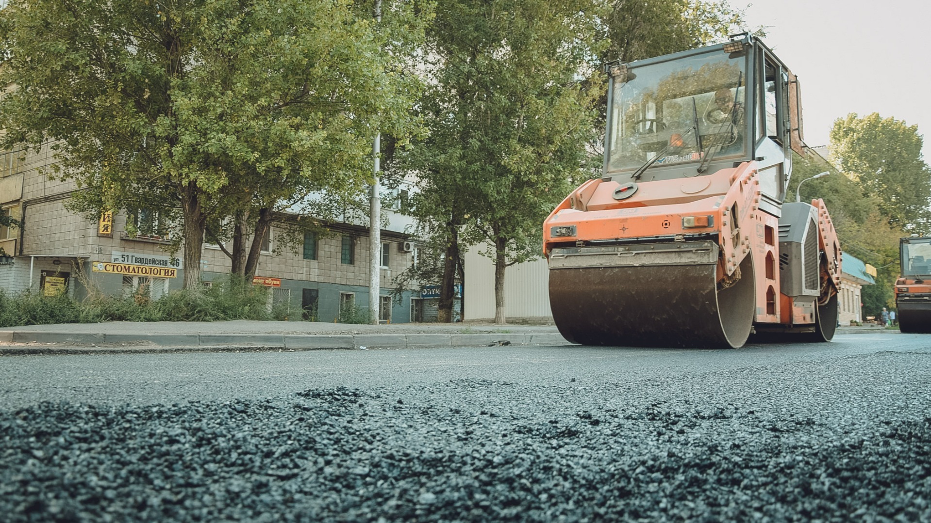 Омская фирма с множеством штрафов забрала крупные контракты на ремонт дорог