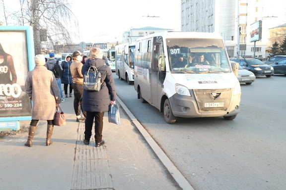 В мэрии Омска прокомментировали решение об отмене двух маршрутов