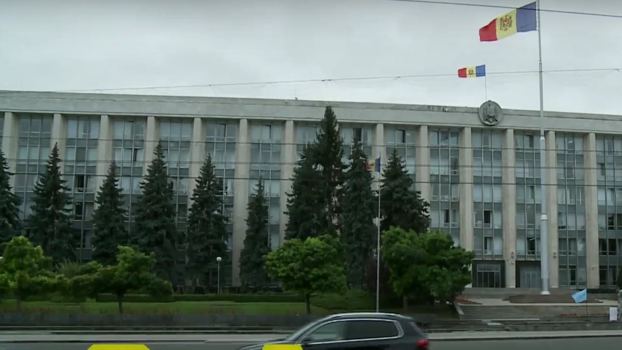 Правительство Молдавии обсудит выход из СНГ