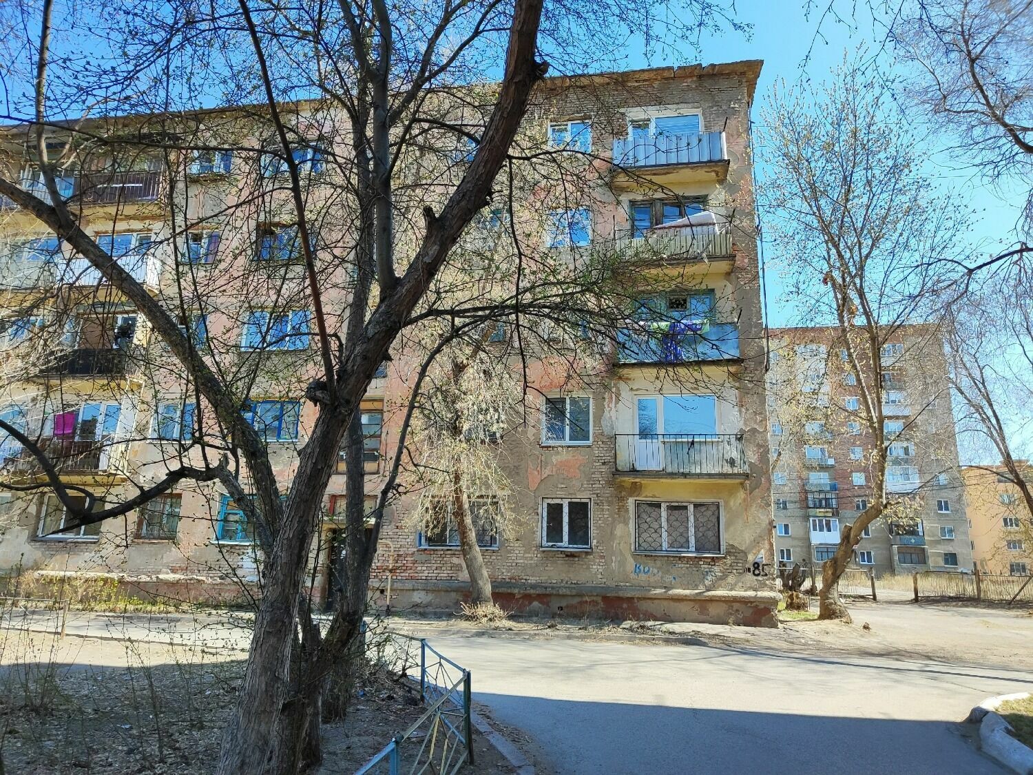 Дом на 50 лет Профсоюзов, 85 признали аварийным в 2016 году.