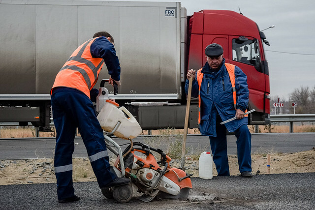 В Омске выполнили ямочный ремонт уже половины дорог от запланированного объема