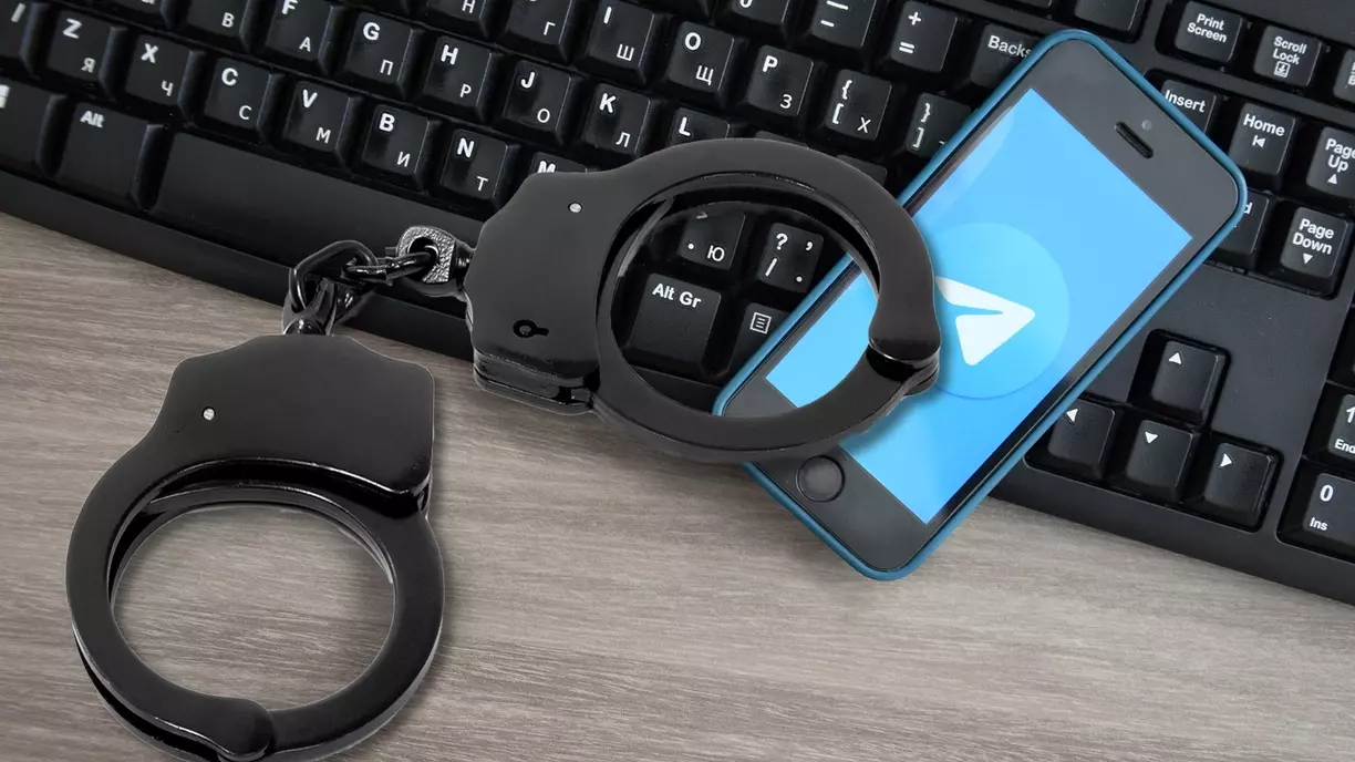 Омская полиция ищет похитителя мобильного телефона стоимостью 20 000 рублей