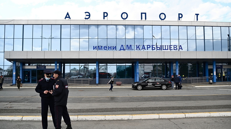 В Омском аэропорту на 12 часов задержали вылет в Сочи