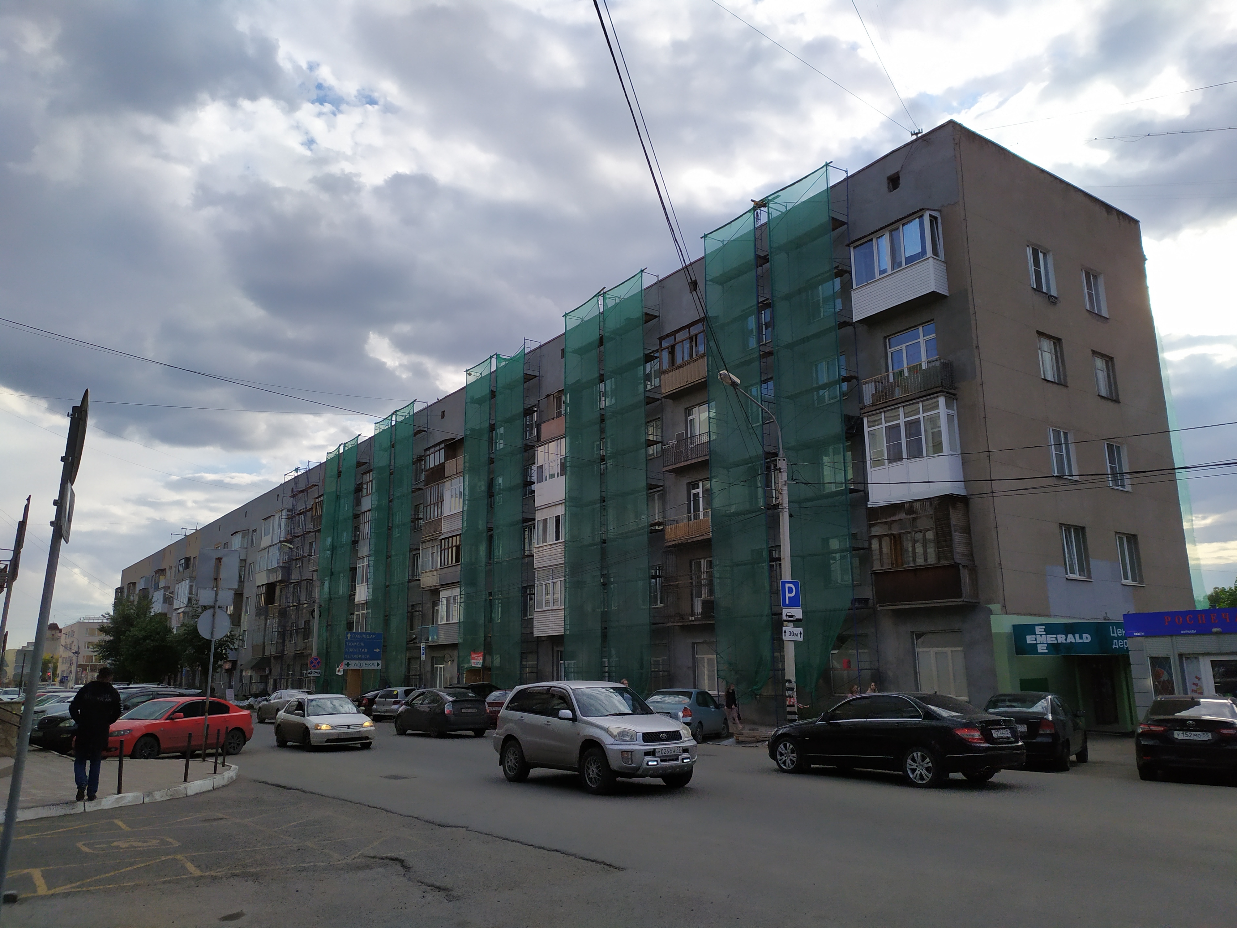К Российско-казахстанскому форуму в Омске отремонтировали только 75 домов из 169
