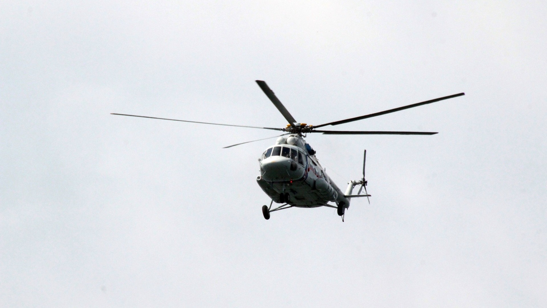 Вертолет, на котором пропал омский биатлонист Малиновский, нашли обгоревшим