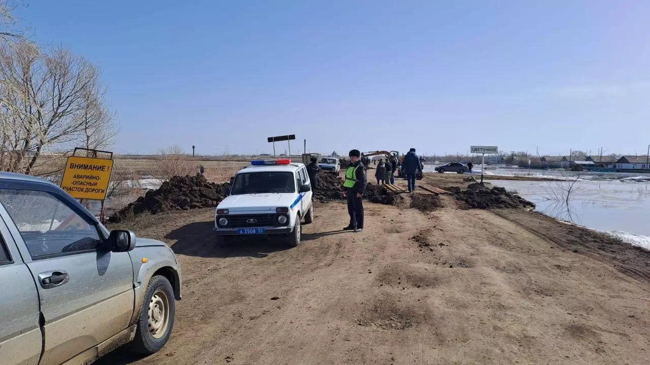 В Омской области ограничили дорожное движение из-за затопления дорог