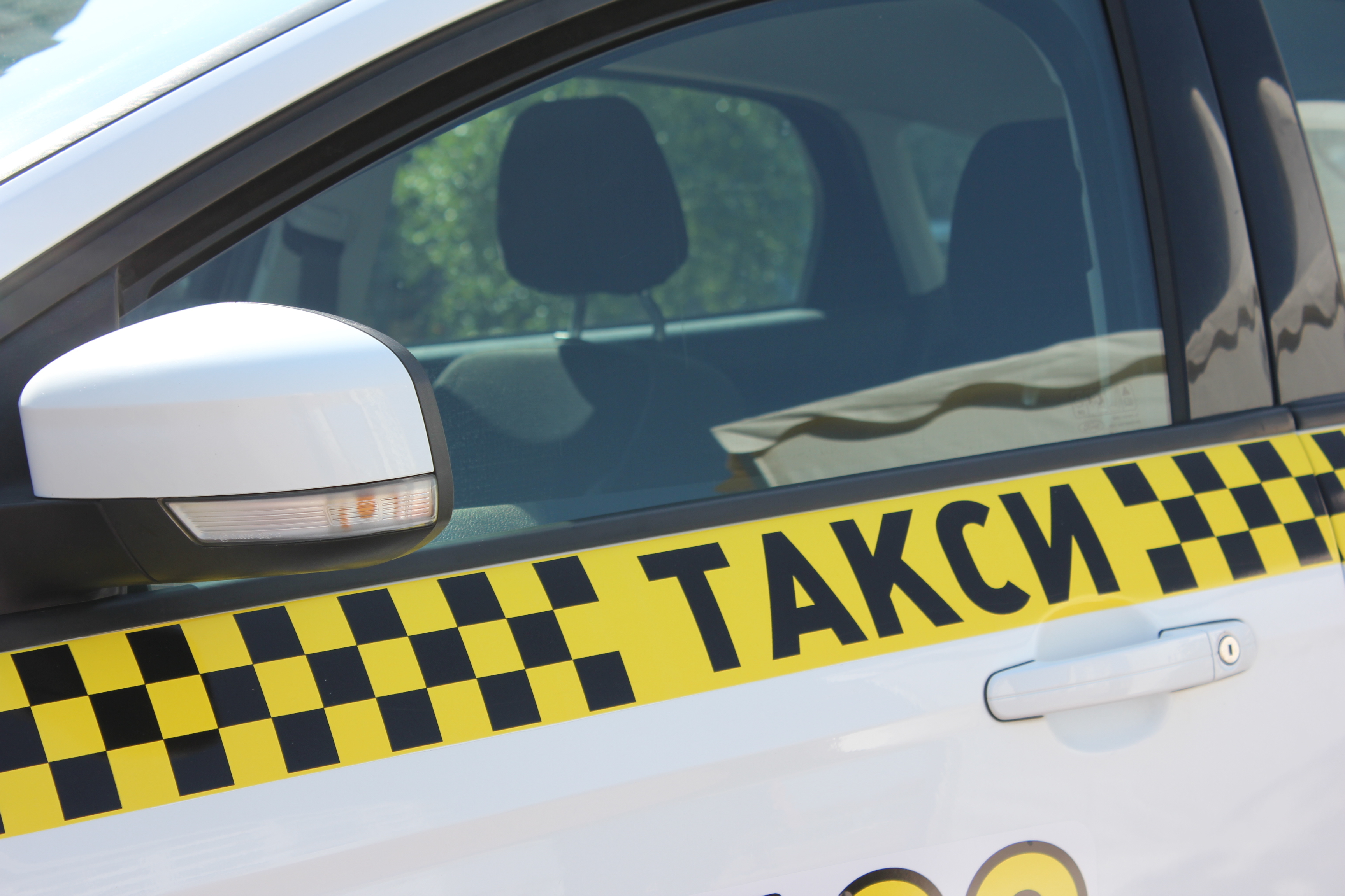 В Омске под суд отдали водителя такси, сбившего трех пешеходов на переходе
