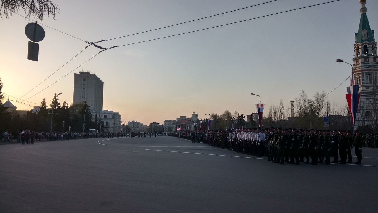 Как это будет: на Соборной площади в Омске репетируют парад Победы
