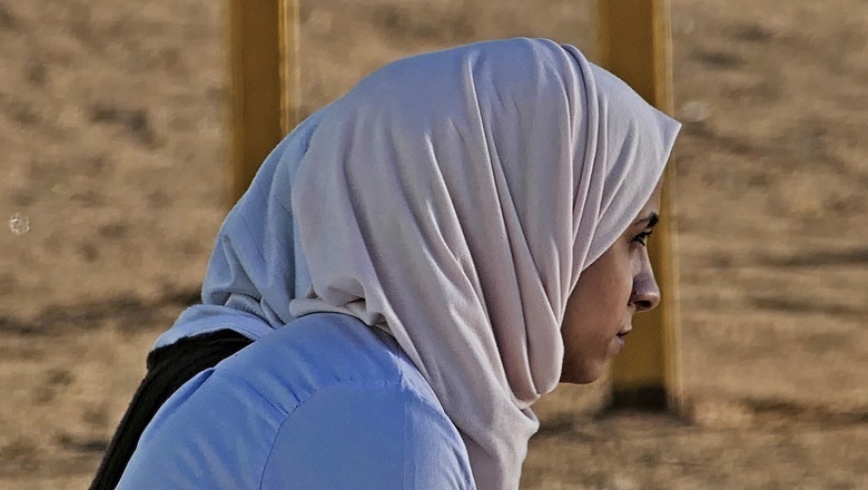 Студентка омского колледжа продолжила судиться за право носить хиджаб