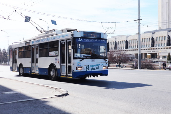 Власти Омска изменили конечную остановку троллейбусов перед депо на Водниках